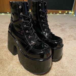 demonia camel 203 boots